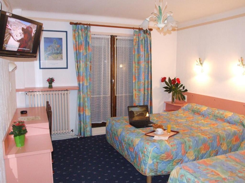 Hotel & Restaurant Azur La Freissinouse 部屋 写真