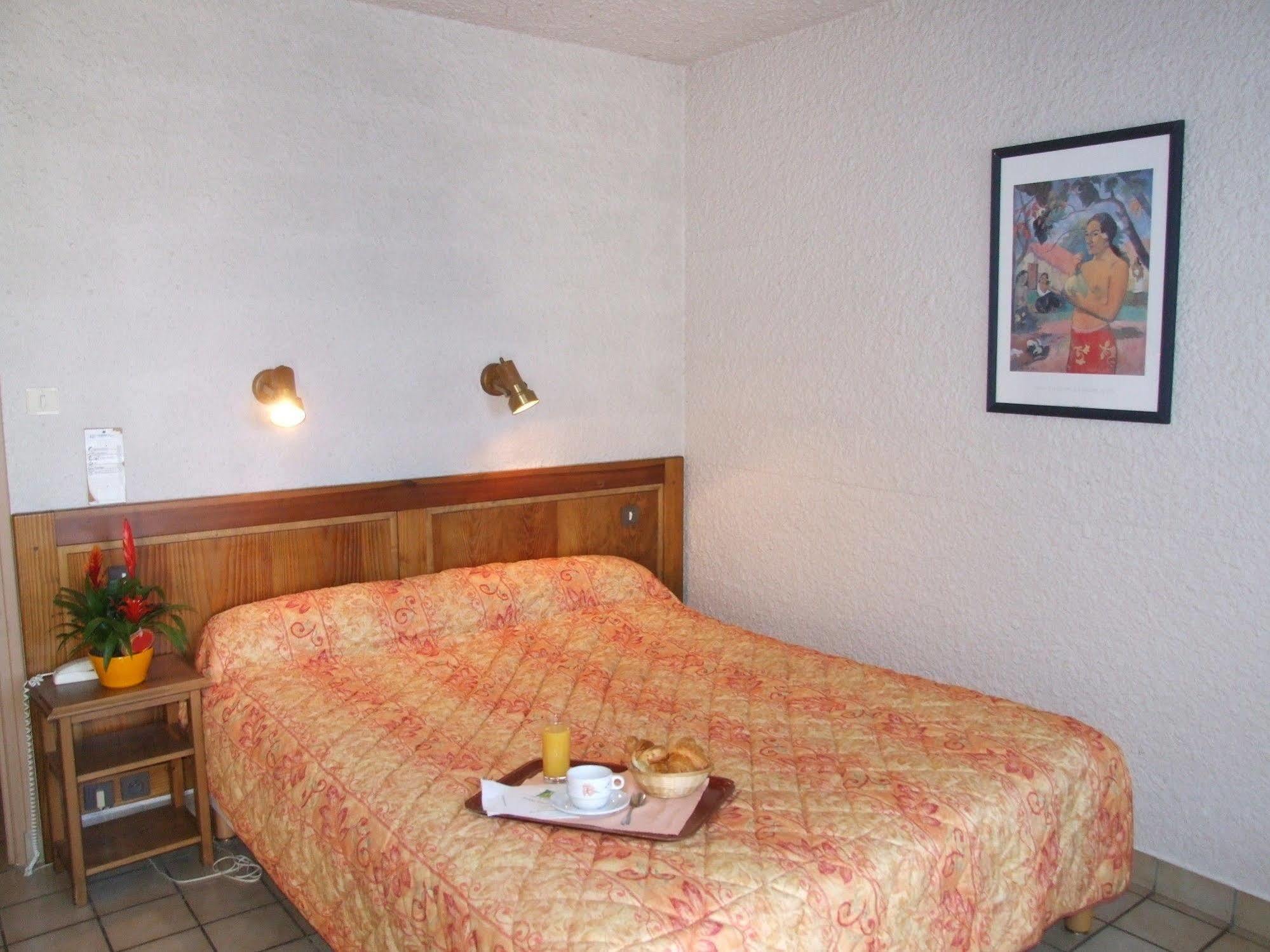 Hotel & Restaurant Azur La Freissinouse エクステリア 写真